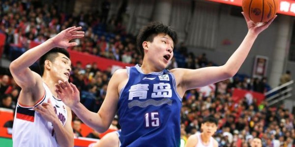 移动体育平台-7分7失误！季后赛首秀交学费 杨瀚森的路还长着
