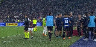 开云体育-阿莱格里：国米替补席有人踢我 称赞裁判并非讽刺